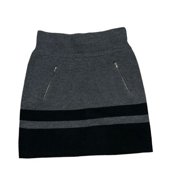 Loft Gray/Black Merino Wool Blend Mini Sweater
Skirt(Size Small) - Picture 1 of 6